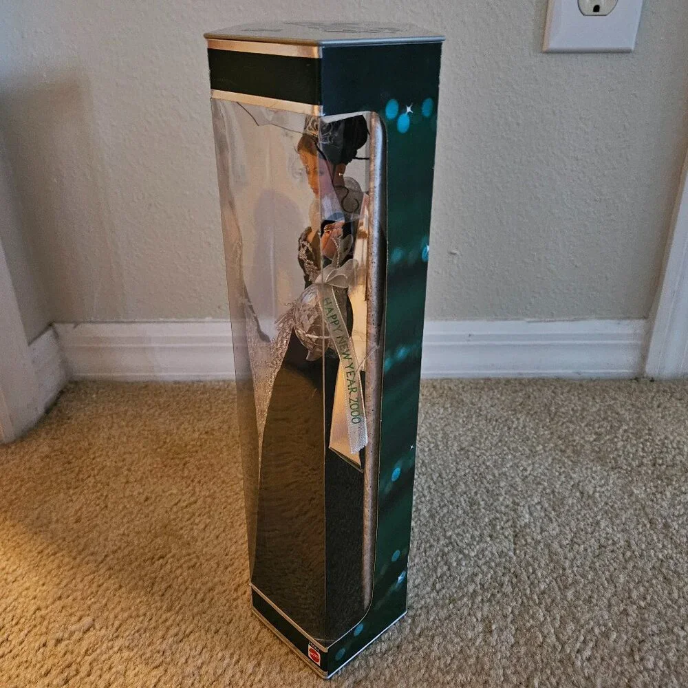 NRFB MATTEL 2000 SPECIAL EDITION MILLENNIUM TERESA PRINCESS HAPPY HOLIDAY BARBIE